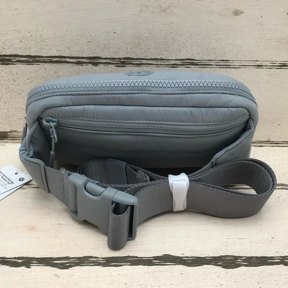 BNWT Lululemon Belt Bag - Picture 3 of 16